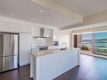 Single-Level Seaview Apartment with Parking!