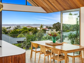 Coastal Simplicity Meets Architectural Excellence