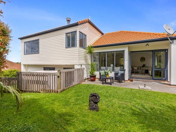 PRIVATE & IMMACULATE - TOP LOCATION