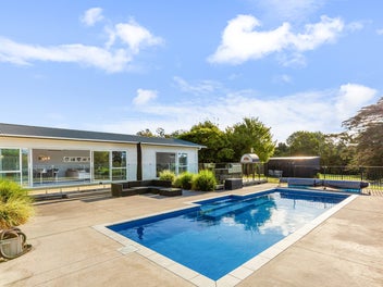 Home + Income + 500m2 Workshop!!!