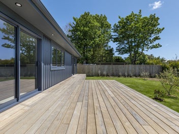 Impressive NEW BUILD !! No"5 Move In Now