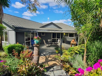 Immaculate Beauty Close to Town