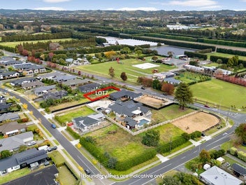 642m2 (MOL) Section in the Center of Riverhead