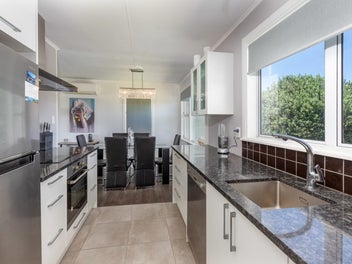 Three Bedroom on Large 1011m2 Freehold Title