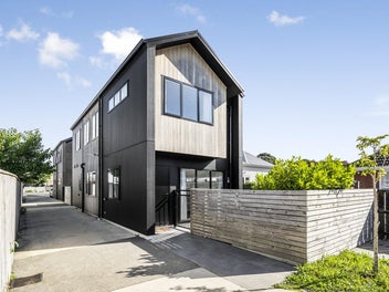 Image 1 of 20