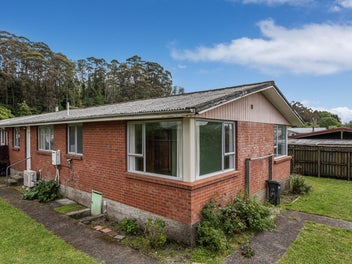 Brick Unit - Ideal Investment Opportunity!