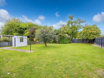 DEVELOPMENT - $580 PW RENT & 814 SQM SITE !