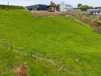 Image 1 of 7