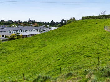 Prime sections in desirable Fernbrook