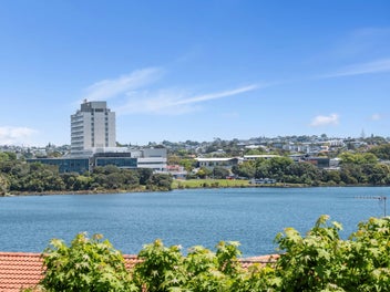 Lakeside with Exquisite Views
