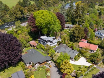 The Brown Trout House - Riverside