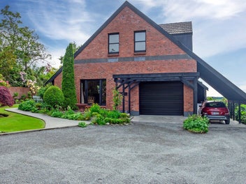 Chartwell - English Elegance and Charm