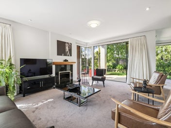 Prime Castor Bay Living, Steps from the Beach