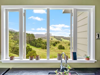 Rural Retreat, Stunning Views & Endless Potential