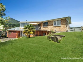 Spacious Family Living with Fabulous Views!