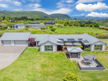Modern Kinloch Home with Outdoor Serenity Awaits!