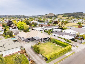Vendor Relocating - Fabulous Family Home