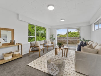 Sunlit Spaces, Ample Possibilities