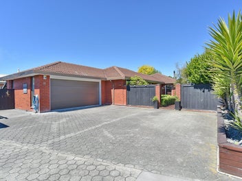 Elegant Family Home in Parklands
