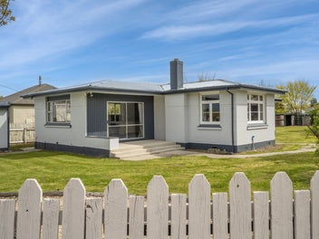 ROOM FOR ALL THE FAMILY IN RANFURLY