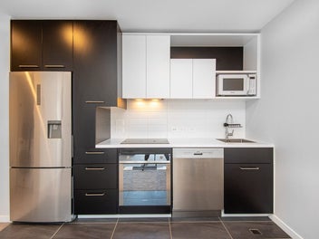 Freshly Renovated and Affordable Central Apartment