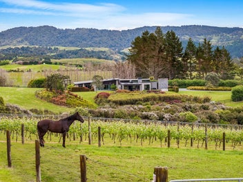 UNRIVALLED LIFESTYLE - Matakana 620