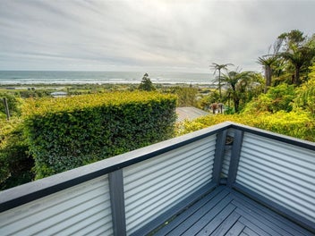 Sea & Native Bush Views