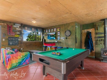 Summer-Ready Off-Grid Escape