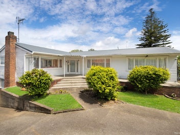 Spacious Family Home with Views