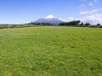 Nestled at the foothills of Taranaki Maunga!