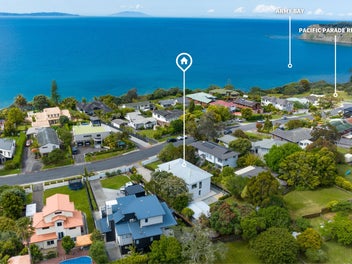 Contemporary, classy, clifftop - vendor relocated