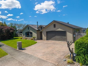 Owners keen to move to the country!