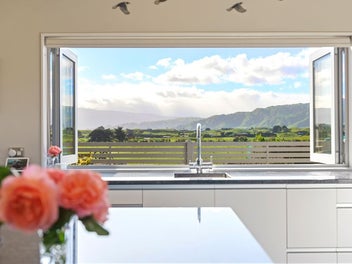 Secluded & Spacious | Modern Coastal Escape