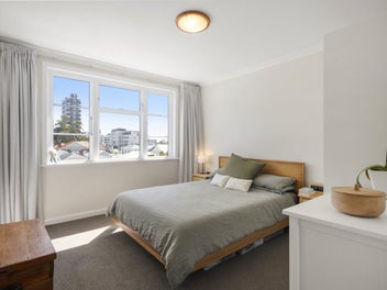 Bright and Spacious Living in Aro Valley