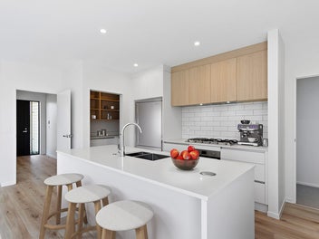 Standalone 4 Bed Home - Waiata Shores