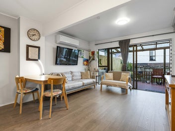 DOWNSIZE REQUIRED-URGENT SALE!