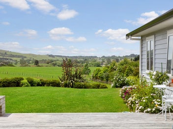 UNINTERRUPTED VIEWS & ULTIMATE PRIVACY