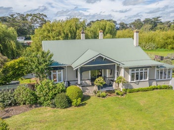 Character living on 2.64 hectare