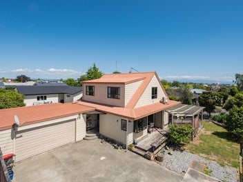 Spacious Family Haven in Richmond Awaits