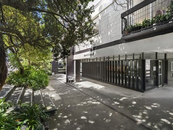 Fantastic Location With Sea Views