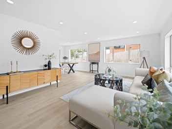 Refurbished 4-Bed Family Home in Prime Location