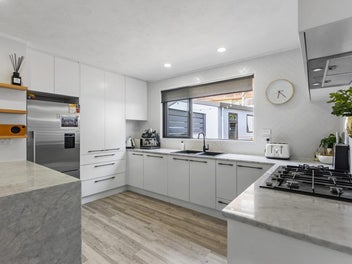 Discover Your Coastal Retreat in Arkles Bay