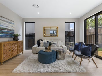 Stylish New-Build with Convenience at Hand