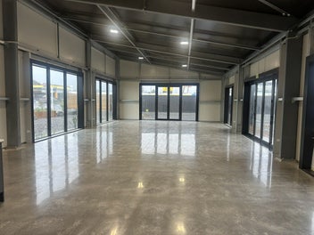 Image 1 of 7