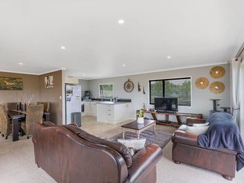 Outstanding home on 2858m2