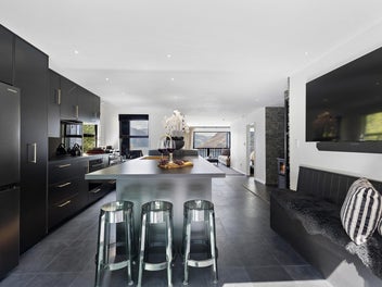 Luxury Living with Panoramic Views