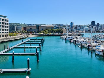 EXCEPTIONAL WATERFRONT LIVING