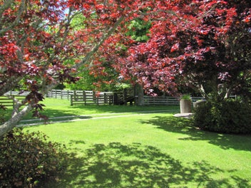 ESCAPE to THE ESTATE- PRICE SLICE!