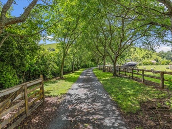 Country Comfort – Two Dwellings, One...