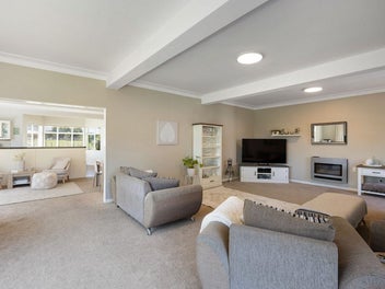 Home Sweet Home – Income Potential!